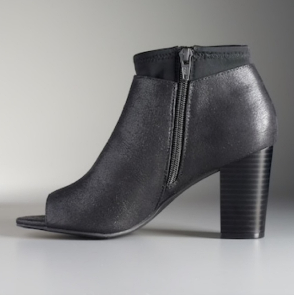 SIMPLY VERA WANG BOOTIES - Picture 4 of 4